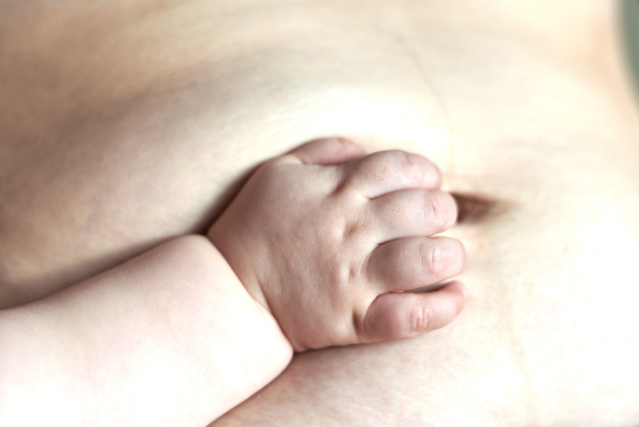 Accepting and Honoring Your After-Baby Body - bökee