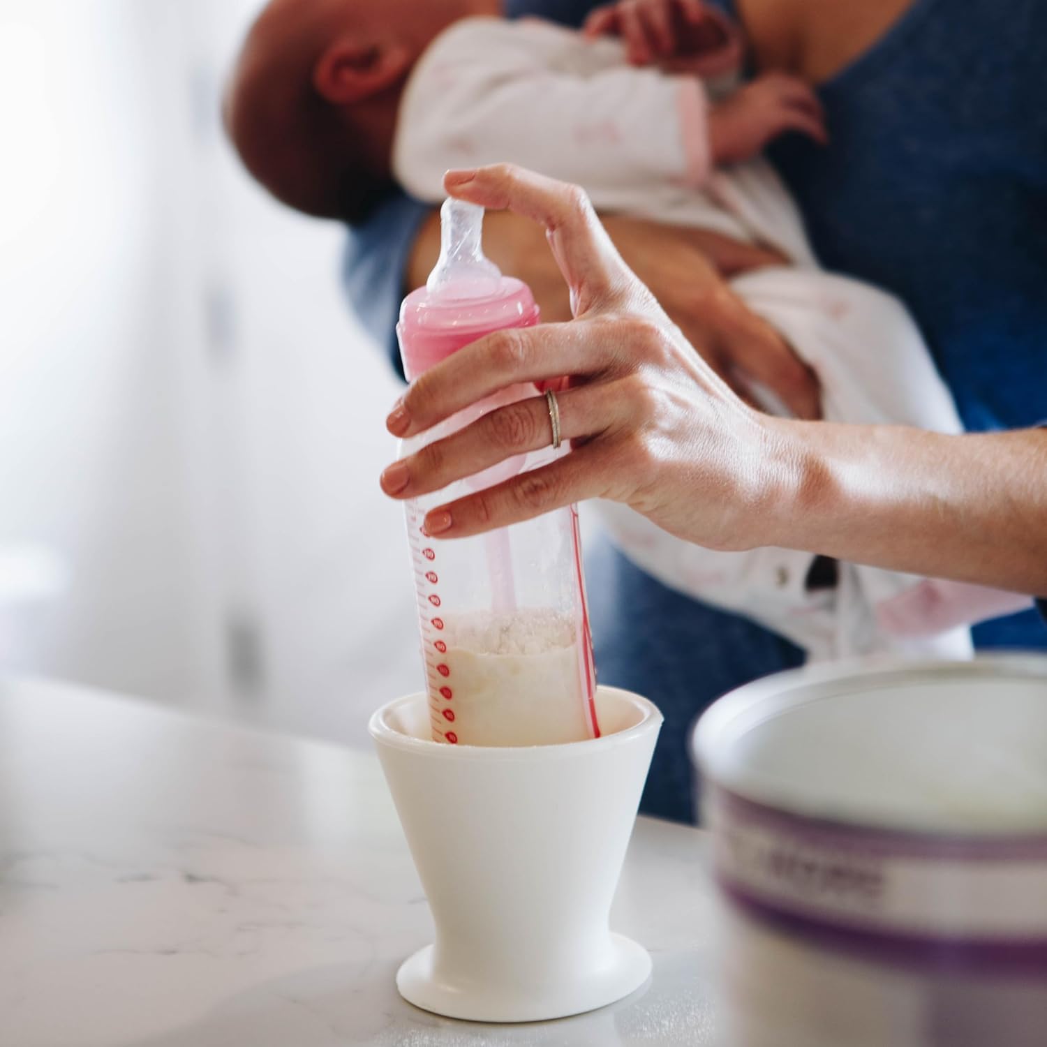 bökee Baby Bottle Holder, Hands Free, One-Hand Bottle Prep