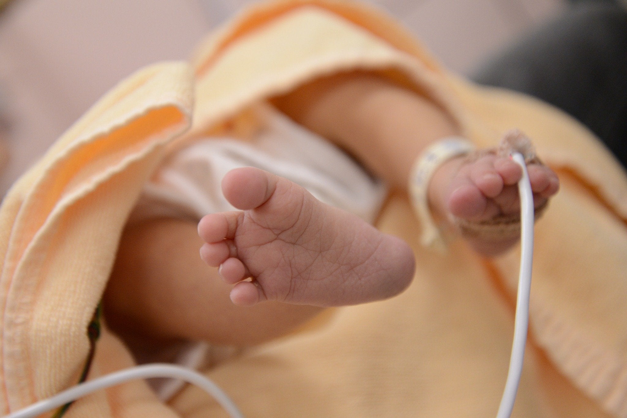A Real-Life Guide To Navigating the NICU - bökee