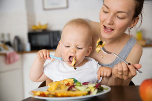 7 Helpful Tips and Tricks for Introducing Solid Foods to Your Baby - bökee