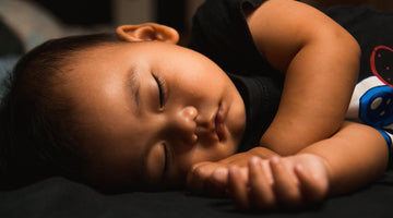 When You Need to Wake Your Newborn to Feed - bökee